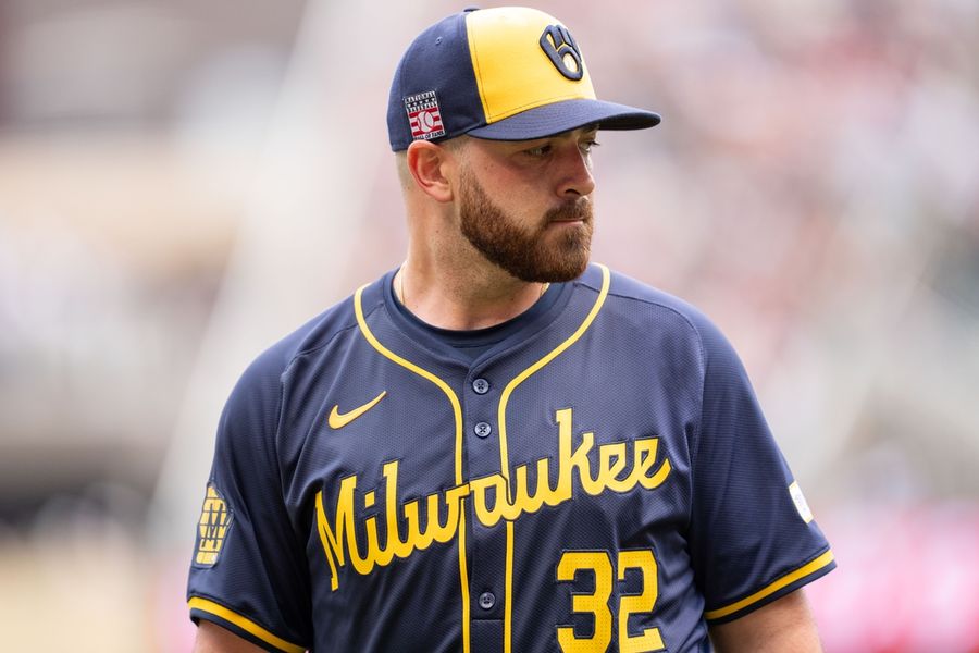 MLB: Milwaukee Brewers at Minnesota Twins