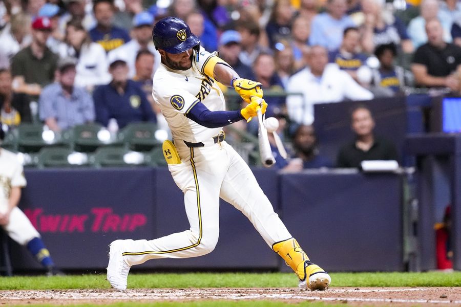 MLB: St. Louis Cardinals at Milwaukee Brewers