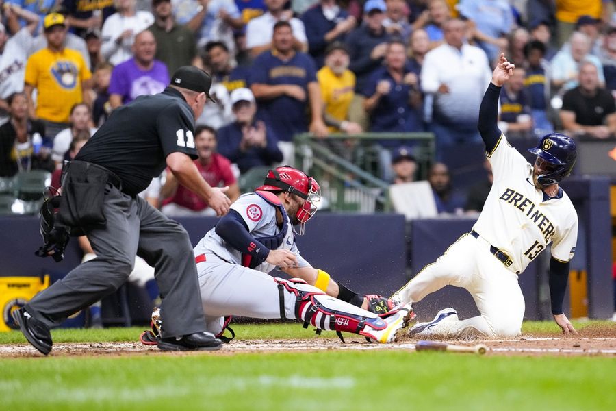 MLB: St. Louis Cardinals at Milwaukee Brewers